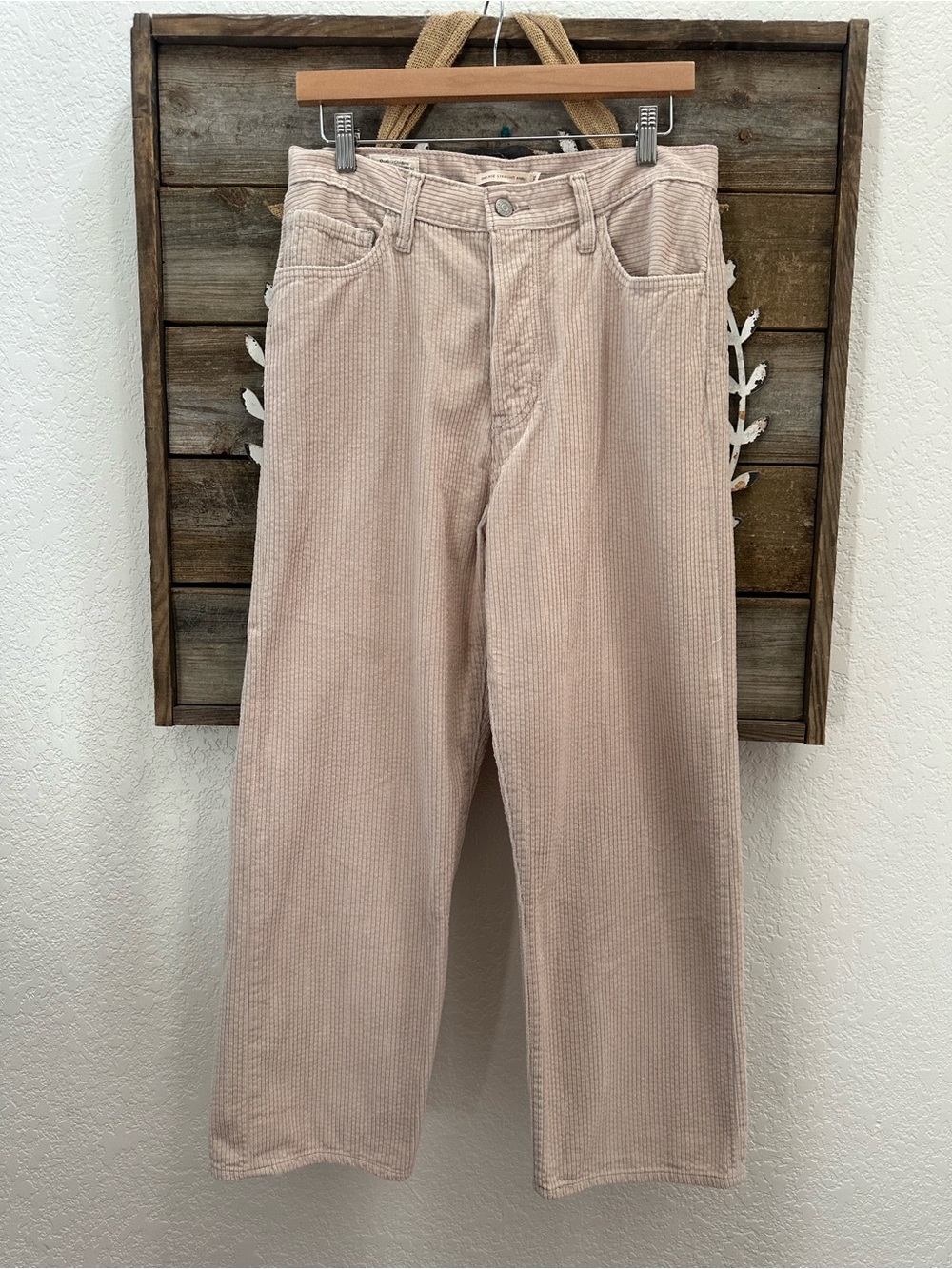 Levi's Premium Women's Ribcage Straight Ankle Corduroy Pants Cream Tan size 30